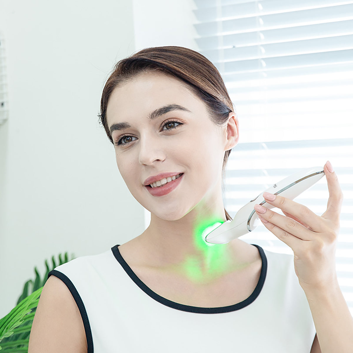 SQ42 RF Neck & Eye Beauty Device Set with LED Light